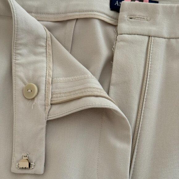 Ann Taylor Stone colored lightweight pants / Size 4 / Classic/Timeless - Picture 5 of 7